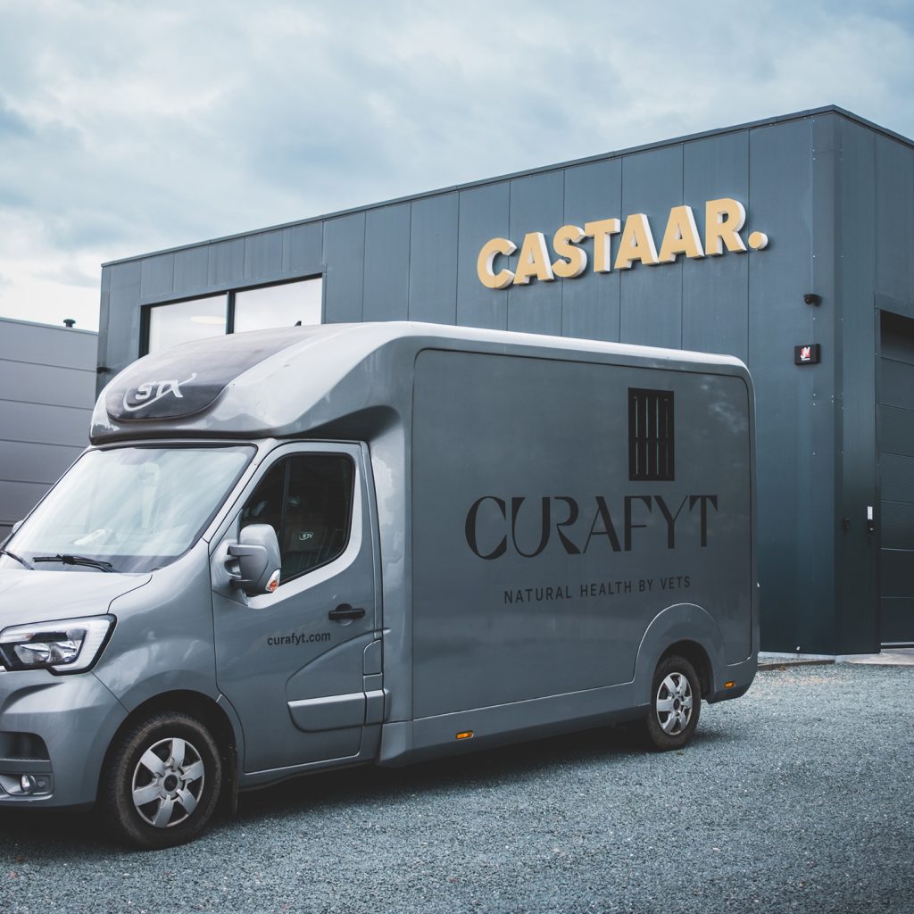 Paardentrailer bestickeren voor Curafyt