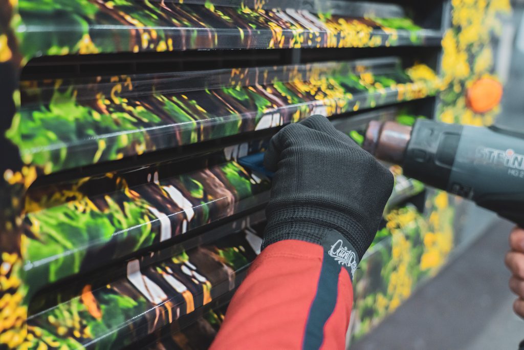 Wrapping van bus door reclamebureau Castaar