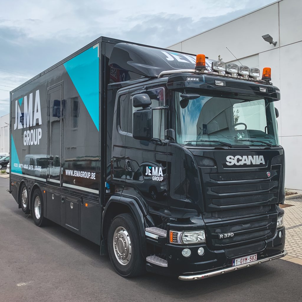 Vrachtwagen bestickeren voor Jema Group