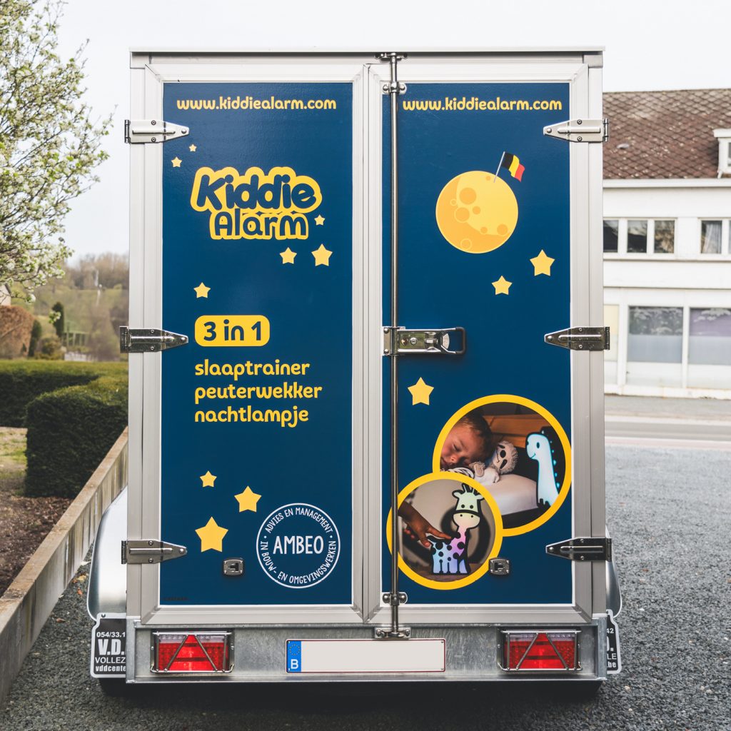 kiddiealarm reclame op aanhangwagen