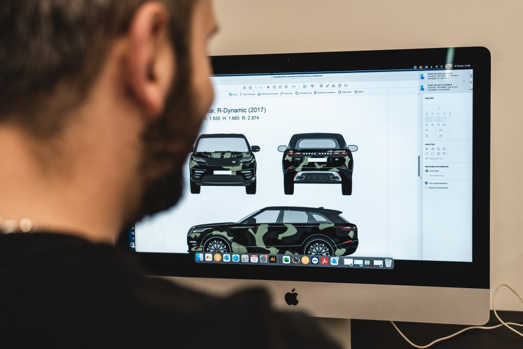 grafisch design van de range rover evoque camo