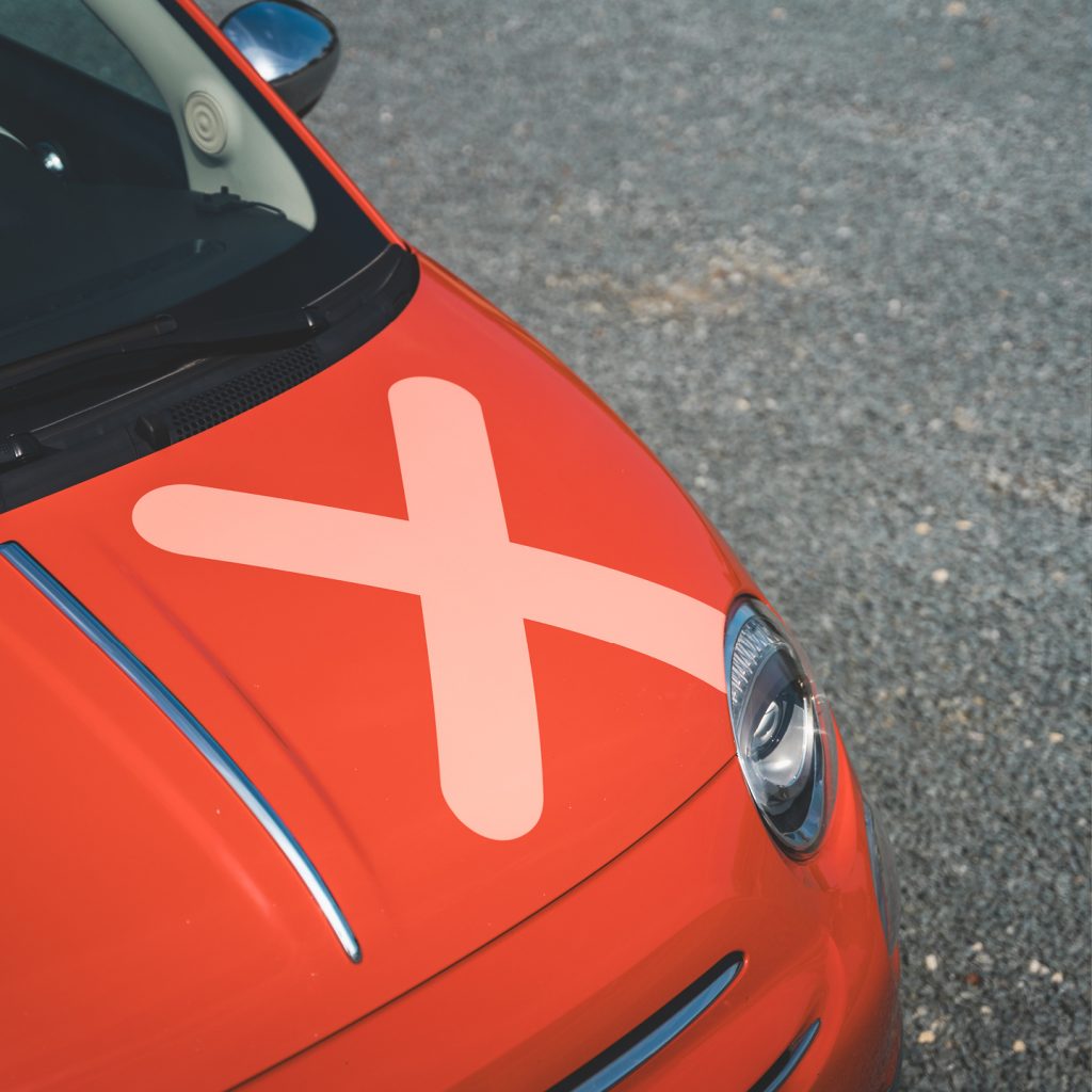 detail van bestickering bedrijfswagen voor Salt