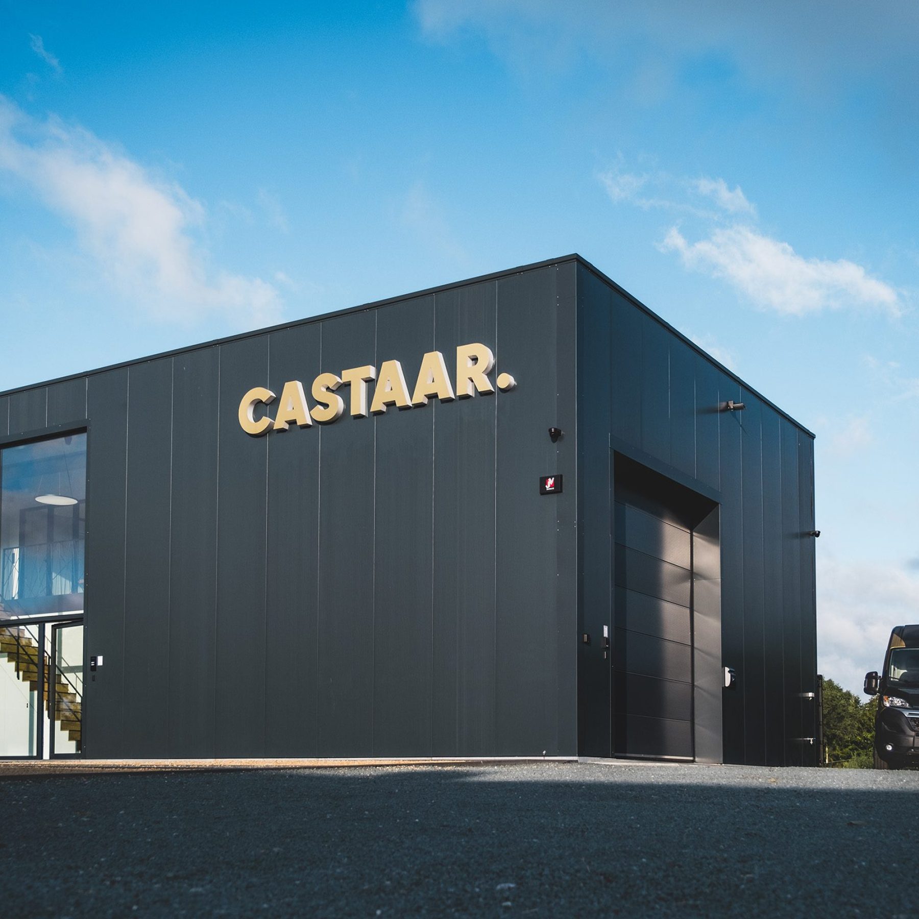 Castaar-the-box-voorgevel