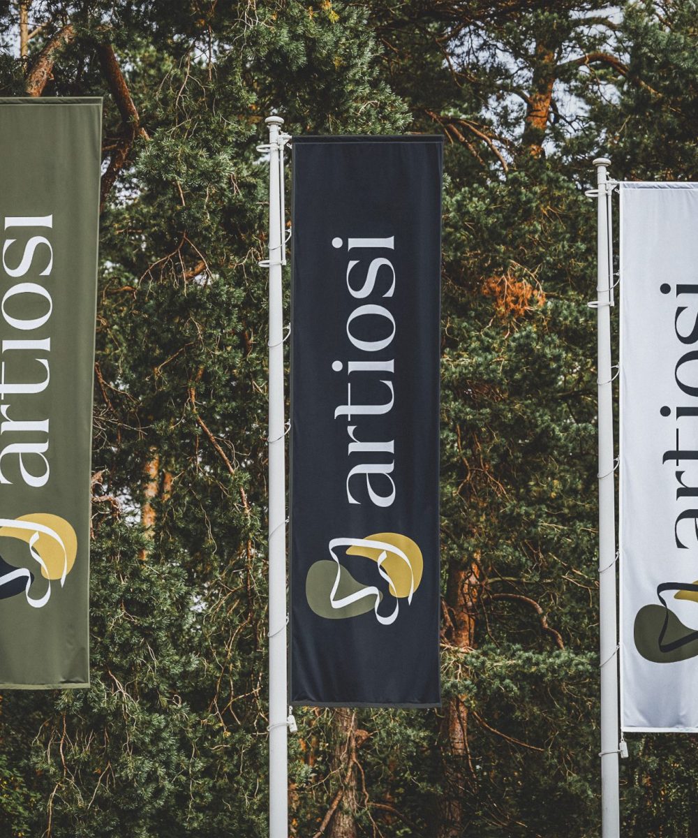 Vlaggen van Artiosi geproduceerd door Castaar agency
