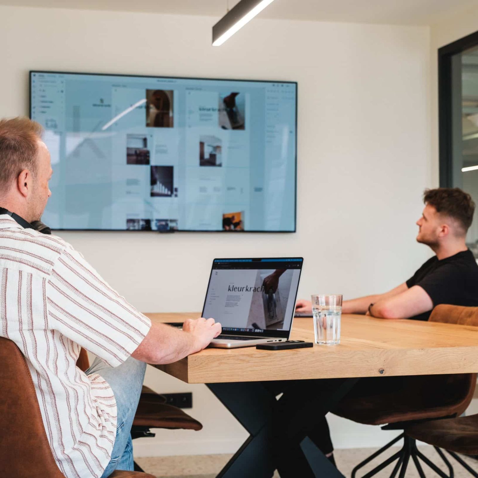 castaar teamoverleg website ontwerp scherm