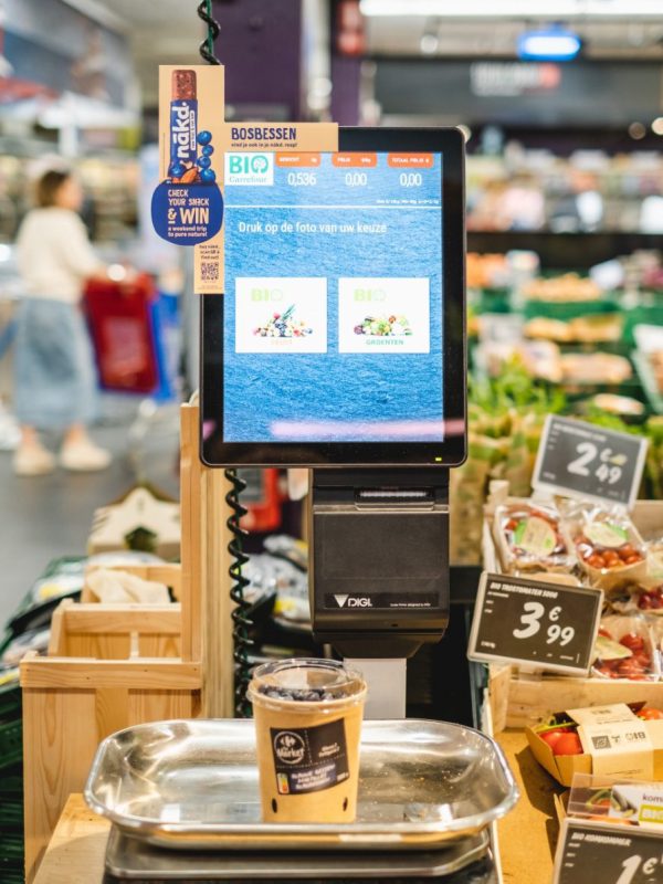 Wobbler voor reclame aan de kassa door creatief bureau