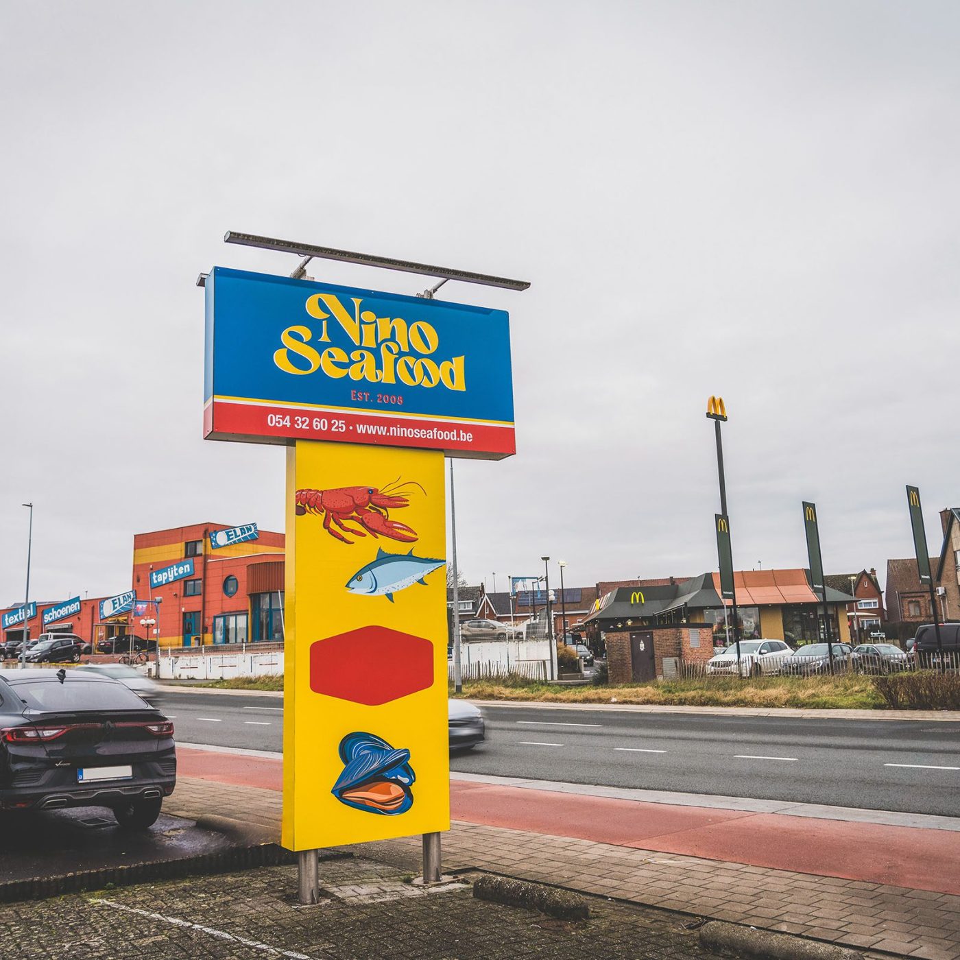 Totem aan de straatkant geprint en geplaatst door Castaar